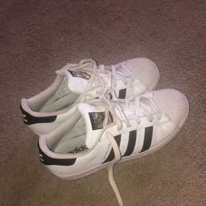 Adidas superstars